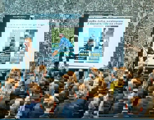 Andy Murray presenting